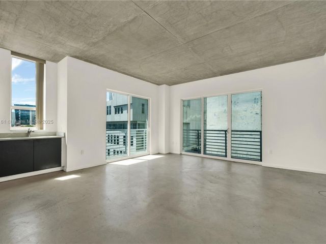 2-bedroom condo for sale in Miami - 234 NE 3rd St 601 - MondialRealty