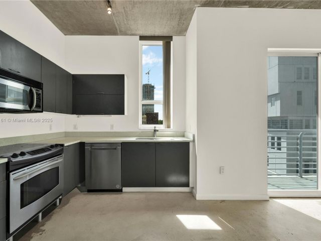 2-bedroom condo for sale in Miami - 234 NE 3rd St 601 - MondialRealty