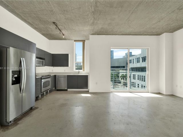 2-bedroom condo for sale in Miami - 234 NE 3rd St 601 - MondialRealty