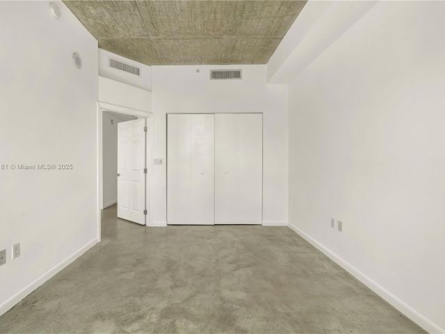 2-bedroom condo for sale in Miami - 234 NE 3rd St 601 - MondialRealty