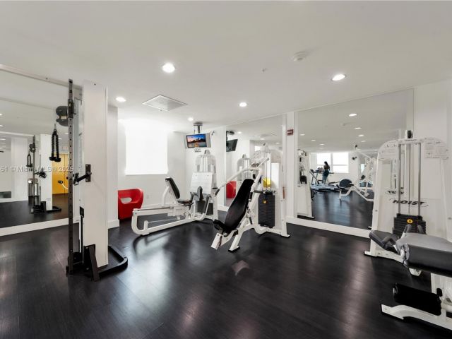 2-bedroom condo for sale in Miami - 234 NE 3rd St 601 - MondialRealty