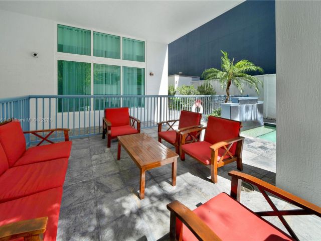 2-bedroom condo for sale in Miami - 234 NE 3rd St 601 - MondialRealty