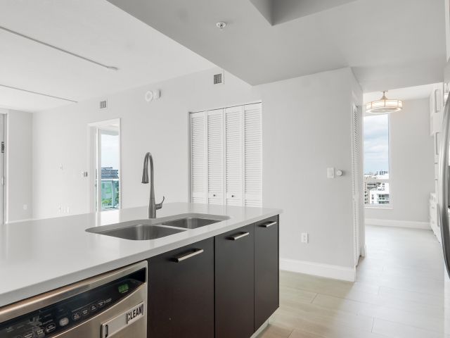 Apartment for sale  Unit #1102 - photo 6836312