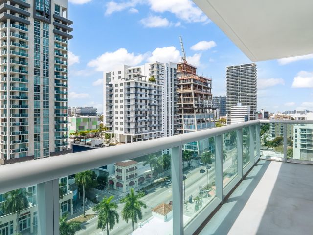 Apartment for sale  Unit #1102 - photo 6836321