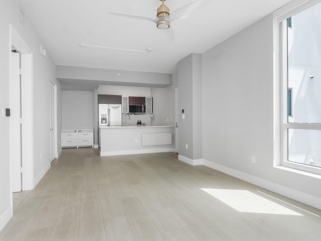 Apartment for sale  Unit #1102 - photo 6836323