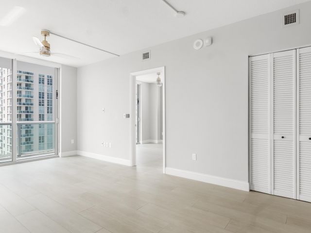 Apartment for sale  Unit #1102 - photo 6836325