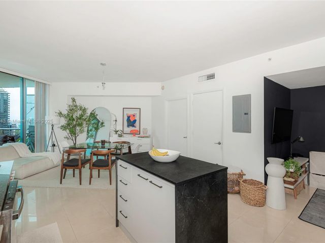 Apartment for sale  Unit #3508 - photo 7441596