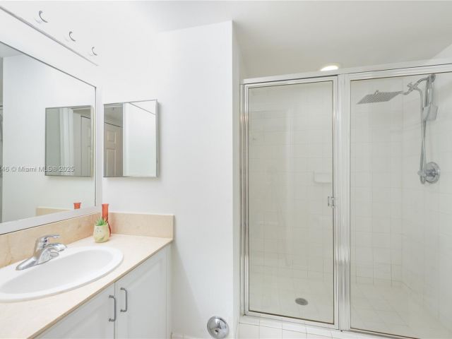 Apartment for sale  Unit #609 - photo 6549327