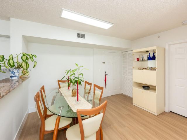 Apartment for sale  Unit #609 - photo 6549331