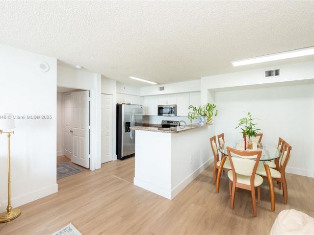 Apartment for sale  Unit #609 - photo 6549332