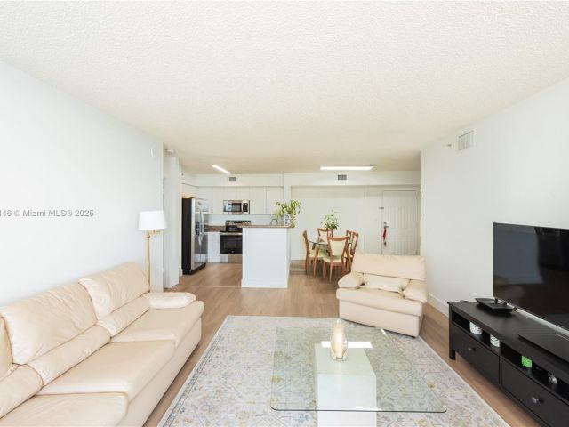 Apartment for sale  Unit #609 - photo 6549338