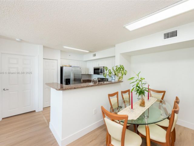 Apartment for sale  Unit #609 - photo 6549340