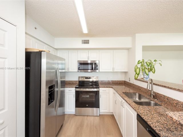 Apartment for sale  Unit #609 - photo 6549343