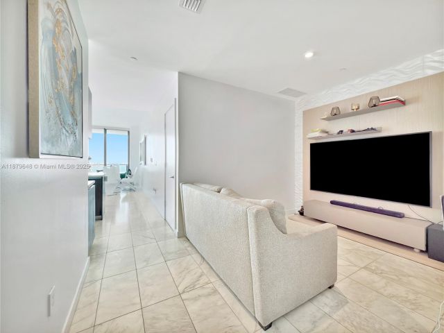 Apartment for rent  Unit #2407 - photo 6546709