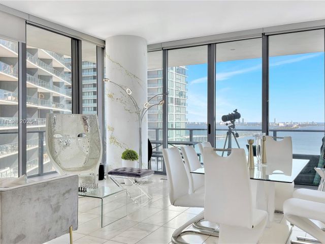 Apartment for rent  Unit #2407 - photo 6546714