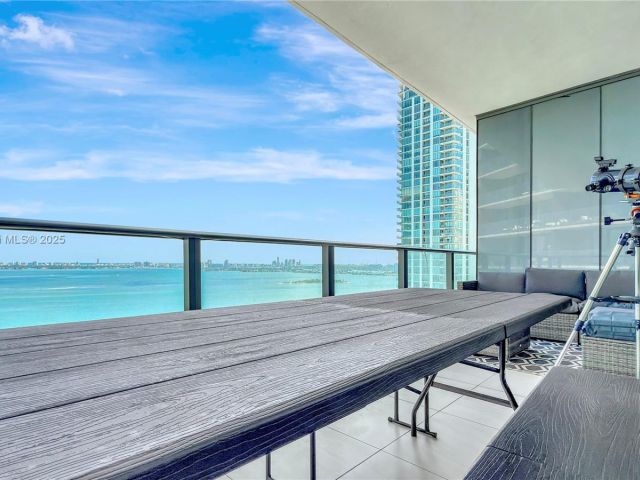 Apartment for rent  Unit #2407 - photo 6546721