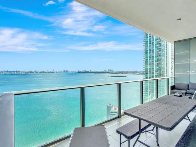 Apartment for rent  Unit #2407 - photo 6546725