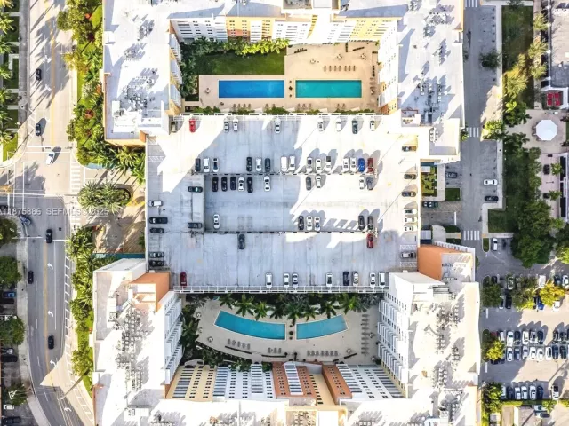 2-bedroom condo for sale in Aventura - 18800 NE 29th Ave 609 - MondialRealty