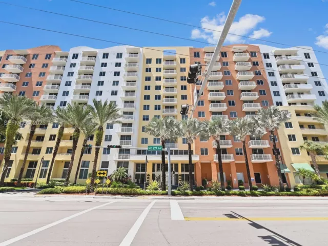 2-bedroom condo for sale in Aventura - 18800 NE 29th Ave 609 - MondialRealty