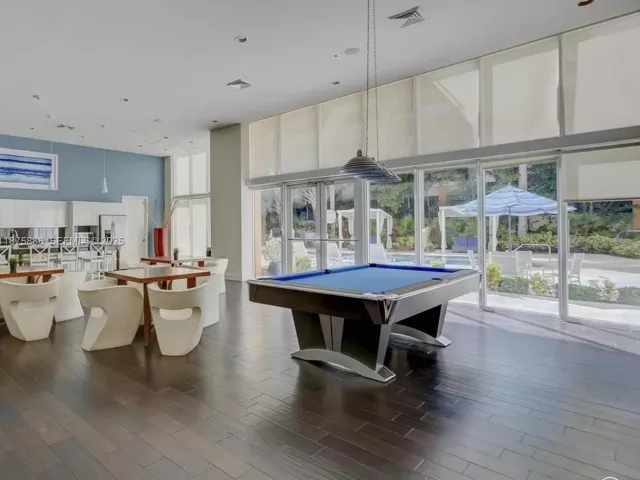 2-bedroom condo for sale in Aventura - 18800 NE 29th Ave 609 - MondialRealty