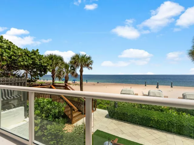 3-bedroom condo for sale in Fort Lauderdale - 3550 Galt Ocean Dr 111 - MondialRealty