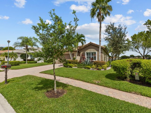 Home for sale at 9513 Isles Cay Drive - photo 6548233