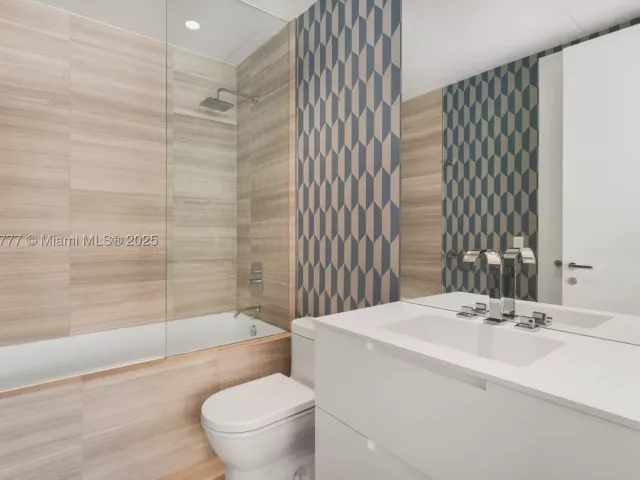 4-bedroom condo for sale in Miami Beach - 4701 N Meridian Ave 512 - MondialRealty