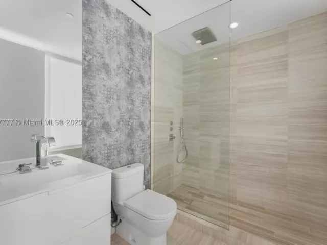 4-bedroom condo for sale in Miami Beach - 4701 N Meridian Ave 512 - MondialRealty