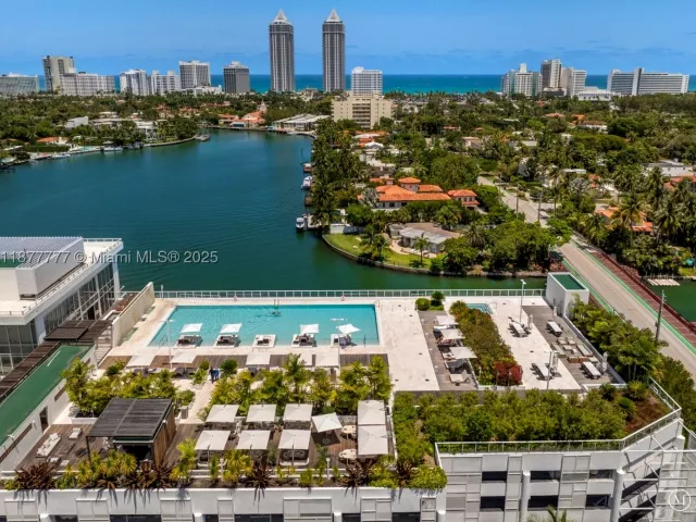 4-bedroom condo for sale in Miami Beach - 4701 N Meridian Ave 512 - MondialRealty
