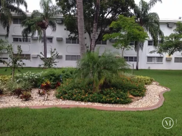 4-bedroom condo for sale in Miami Beach - 4701 N Meridian Ave 512 - MondialRealty