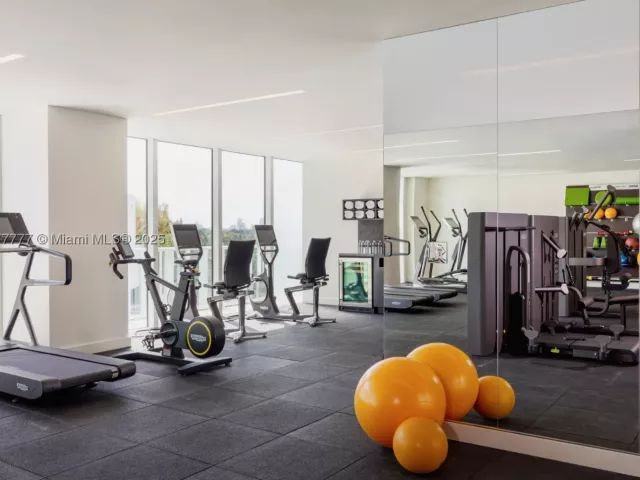 4-bedroom condo for sale in Miami Beach - 4701 N Meridian Ave 512 - MondialRealty
