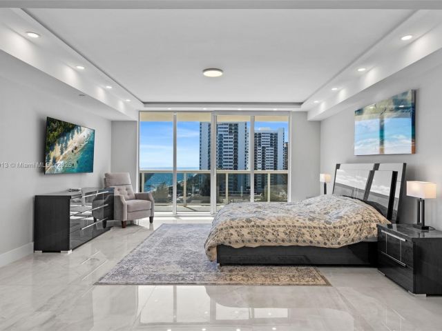 Apartment for rent  Unit #1002 - photo 6547362