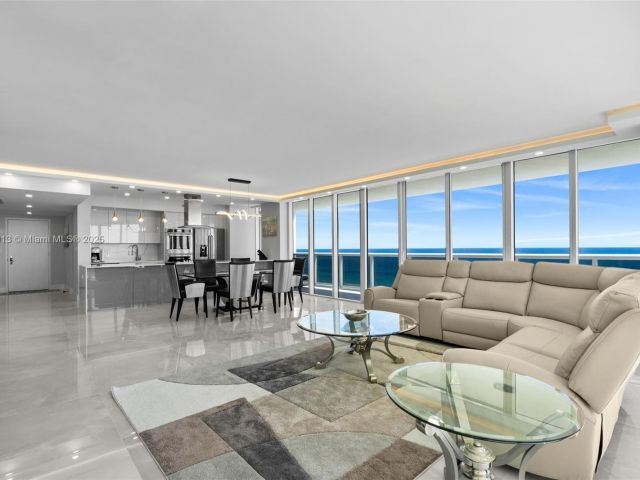 Apartment for rent  Unit #1002 - photo 6547375