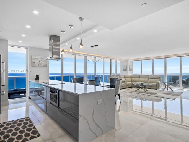 Apartment for rent  Unit #1002 - photo 6547377