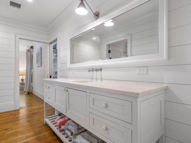 Home for rent at 918 NE 5th Street - photo 6547113