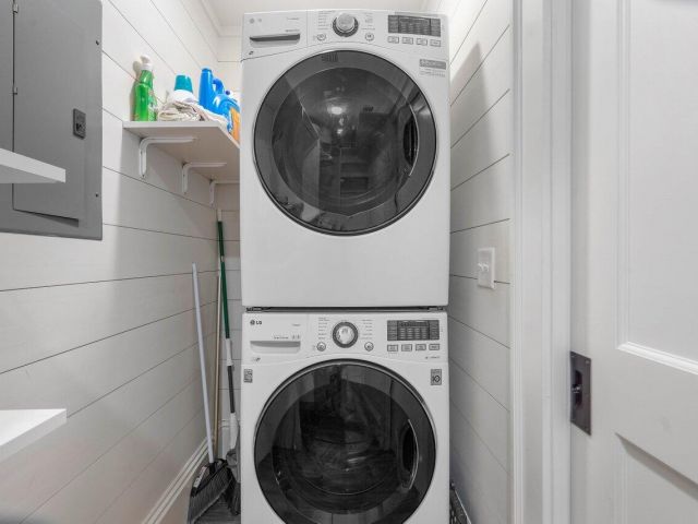 Home for rent at 918 NE 5th Street - photo 6547115