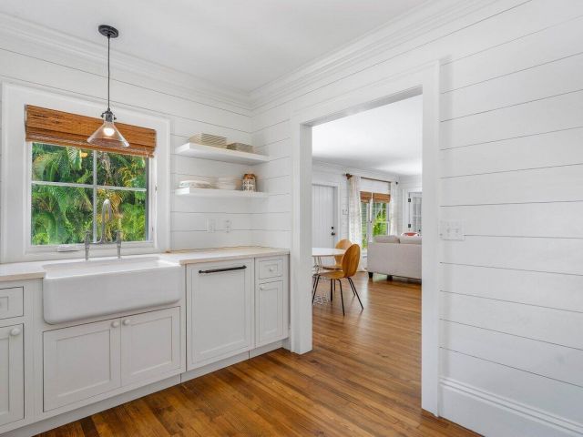 Home for rent at 918 NE 5th Street - photo 6547120