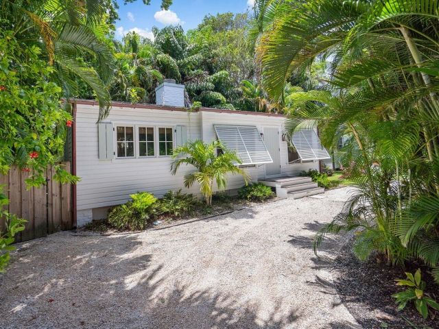 Home for rent at 918 NE 5th Street - photo 6547128