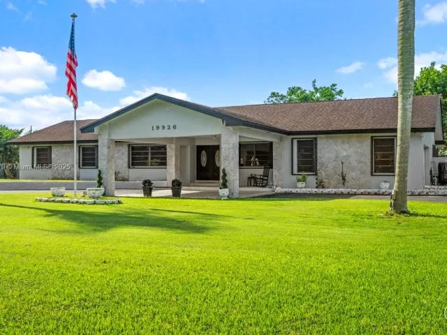 4-bedroom home for sale in Homestead - 19926 SW 326th St - MondialRealty