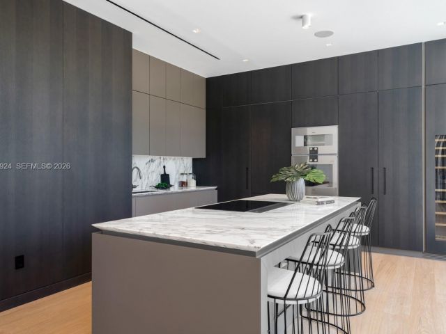 Home for sale at 291 Palm Ave - photo 6585751