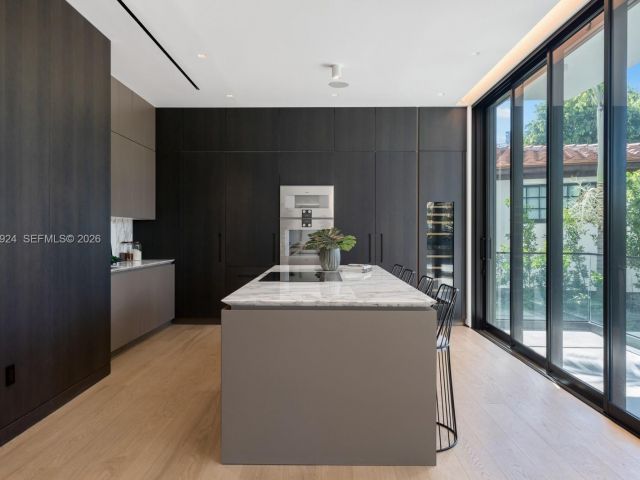 Home for sale at 291 Palm Ave - photo 6585752