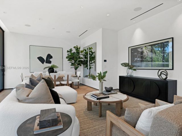 Home for sale at 291 Palm Ave - photo 6585756