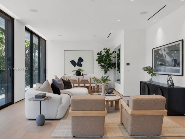 Home for sale at 291 Palm Ave - photo 6585757