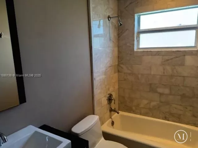 3-bedroom home for rent in Miami - 200 NE 44th St 0 - MondialRealty