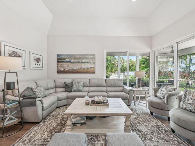 Home for sale at 660 Forsyth Street 7 - photo 6593965