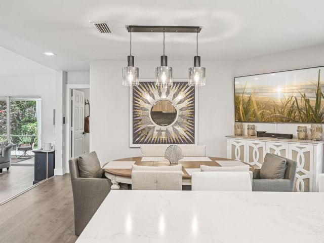 Home for sale at 660 Forsyth Street 7 - photo 6593968