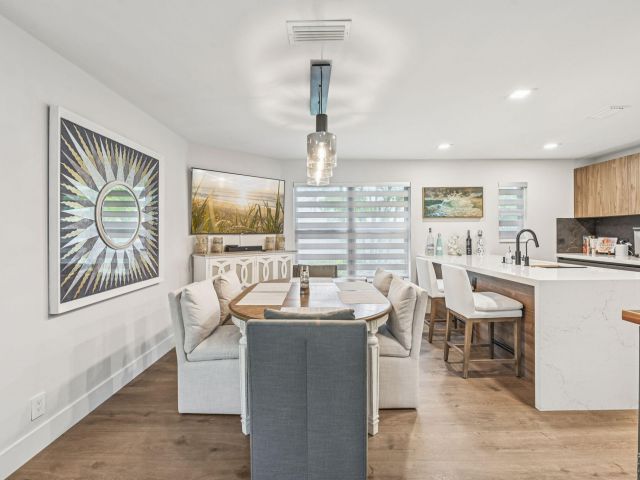 Home for sale at 660 Forsyth Street 7 - photo 6593970