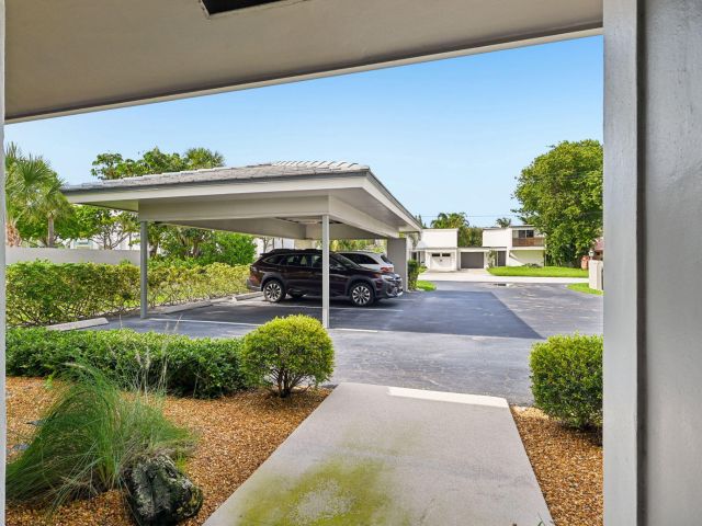 Home for sale at 660 Forsyth Street 7 - photo 6593975