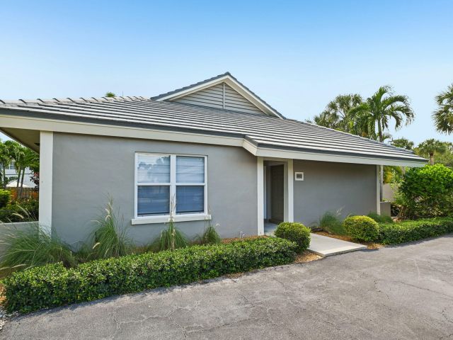 Home for sale at 660 Forsyth Street 7 - photo 6593979