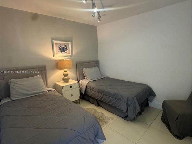 Apartment for rent  Unit #923 - photo 6550874